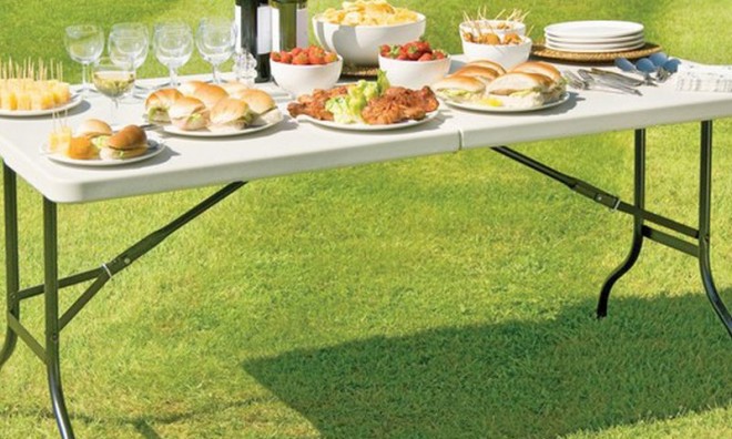 Piknik kemping asztal
