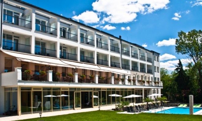 4*-os luxus wellness 5