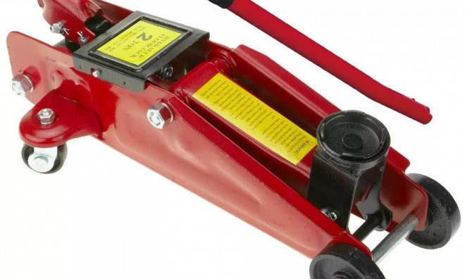 Hidraulikus emelő 2 tonnás