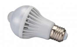 1+1 Mozgásérzékelős LED izzó