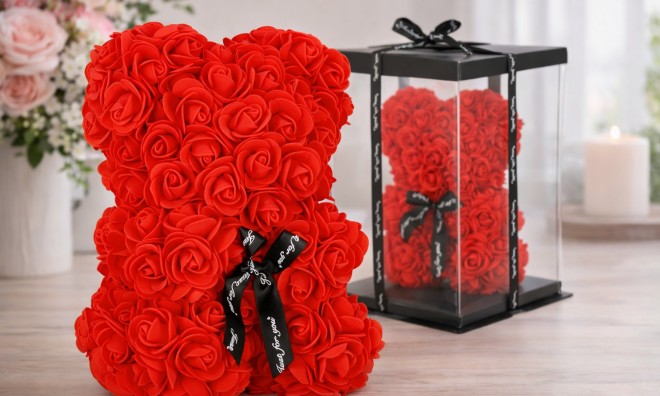 Piros rózsamaci 25 cm díszdobozban