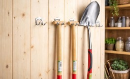 20 db fém akasztó, kertbe, műhelybe