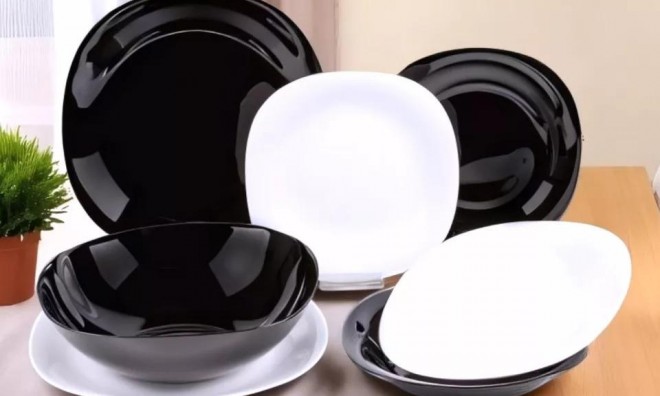 19 részes szögletes opál étkészlet