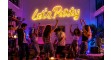 Fali neon felirat - LETS PARTY - min