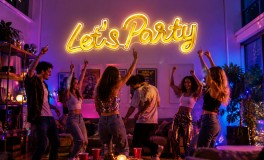 Fali neon felirat - LETS PARTY