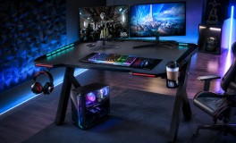 Beépített ledes Gamer asztal