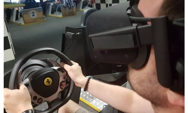 VR szimulátor autóversenyzés 2